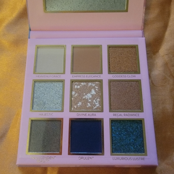 NIB Eloise Goddess Eyeshadow Palette - Picture 4 of 8